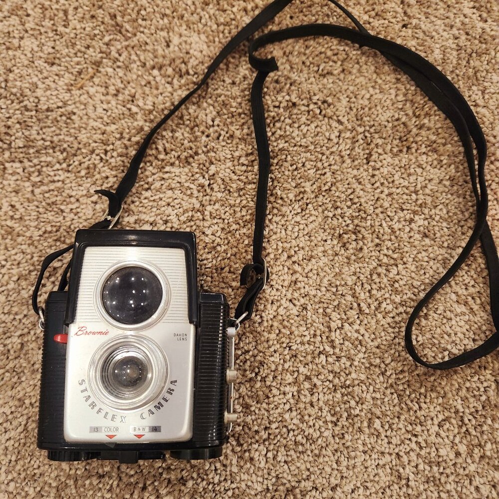 VIntage Kodak Brownie Starflex Camera
